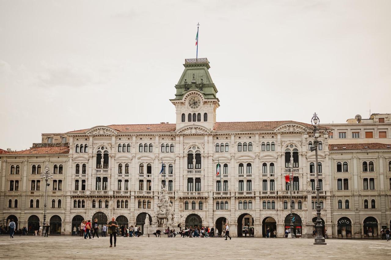Monolocale Marino In Centro Storico Apartment Trieste Luaran gambar